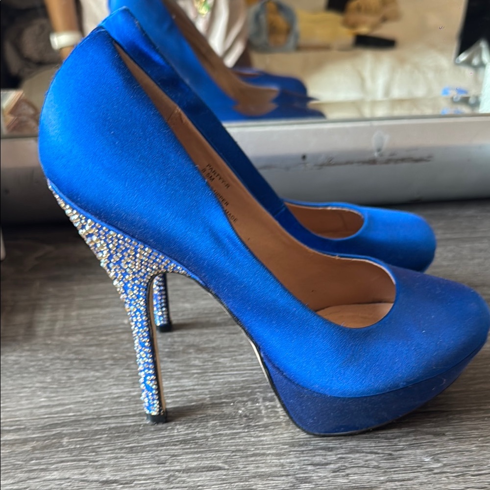 Steve Madden Blue Heels Elegant Design